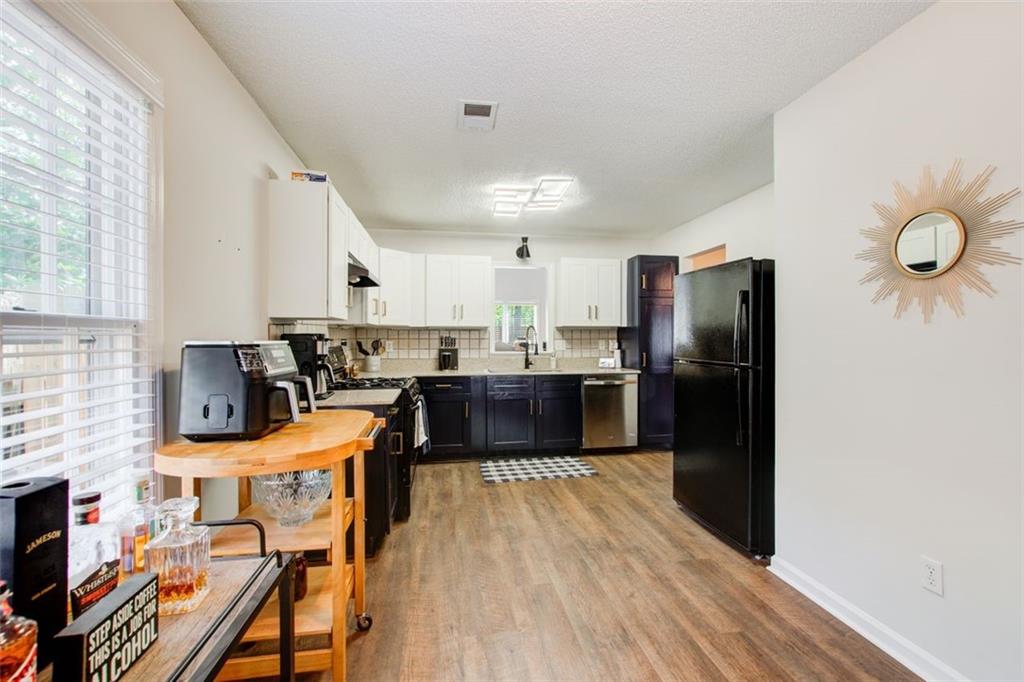 1230 RODRICK Drive