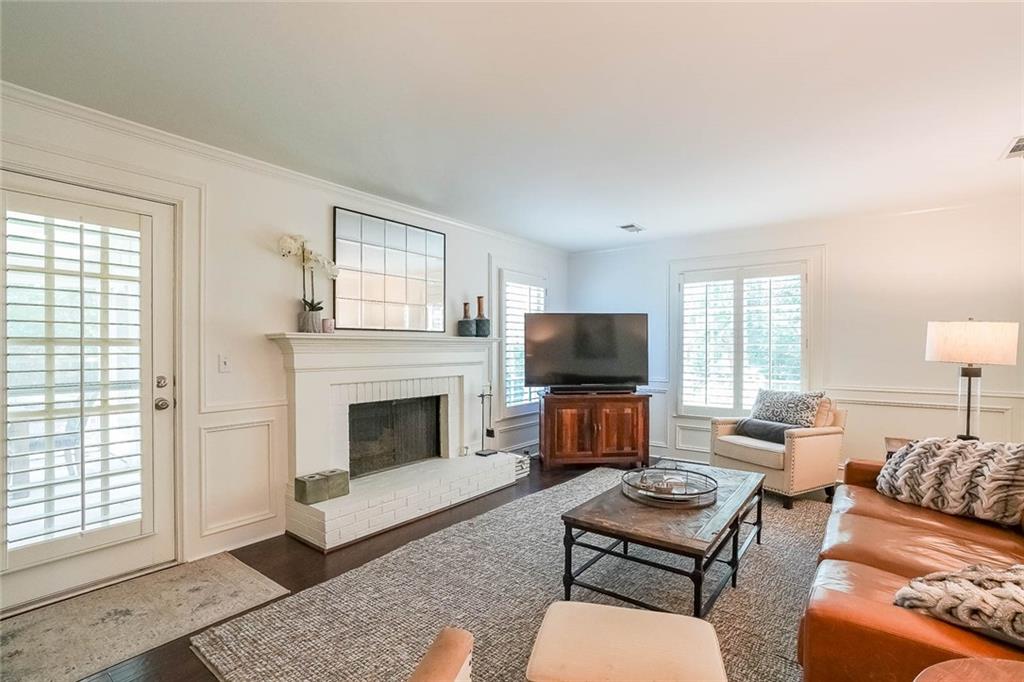 2644 Twin Lakes Way NE