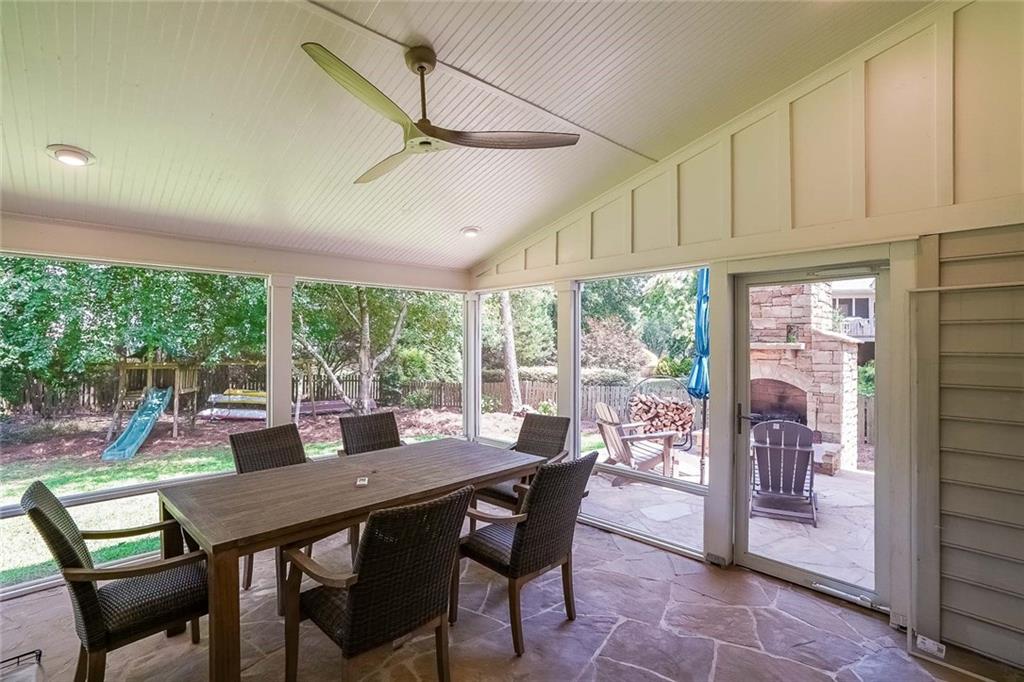 2644 Twin Lakes Way NE