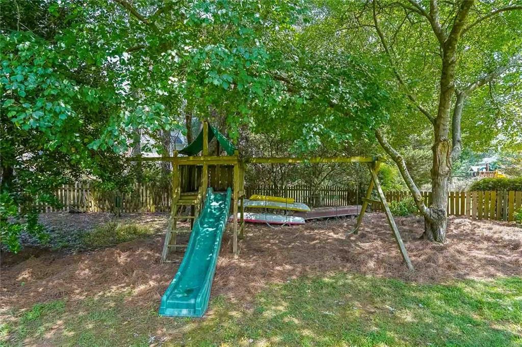 2644 Twin Lakes Way NE