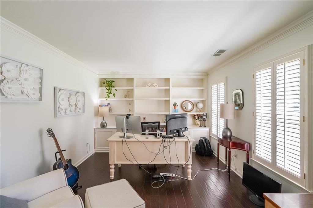 2644 Twin Lakes Way NE