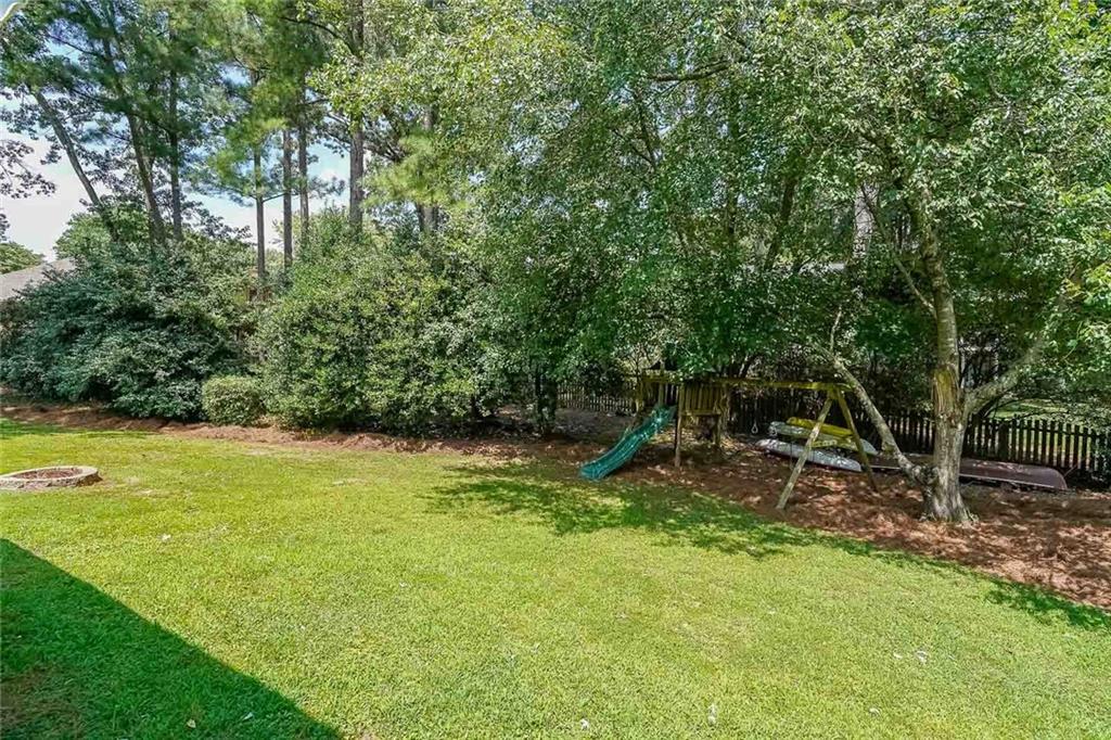 2644 Twin Lakes Way NE