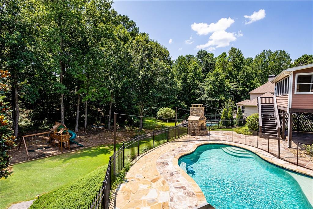 603 Blue Water Way