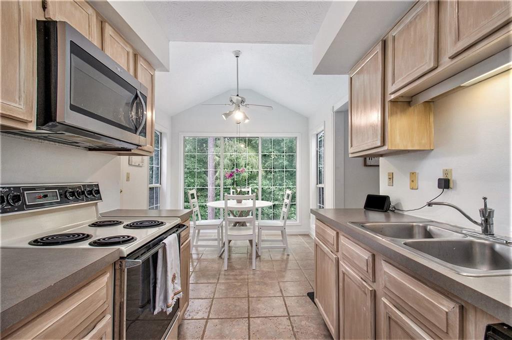 518 Glenleaf Drive
