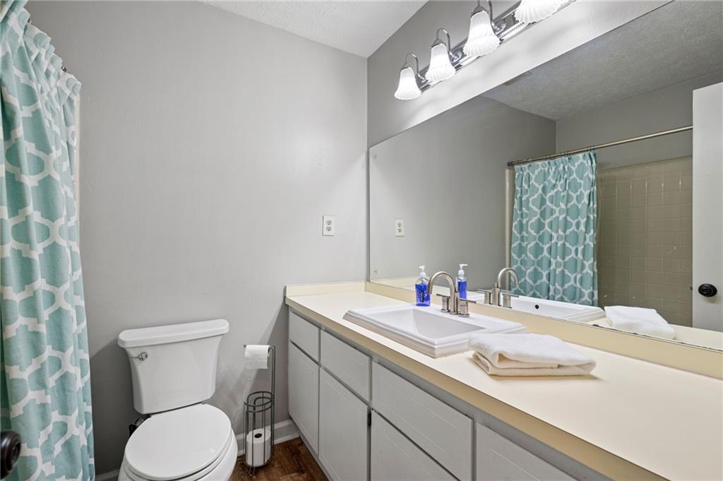 1108 Research Drive NE