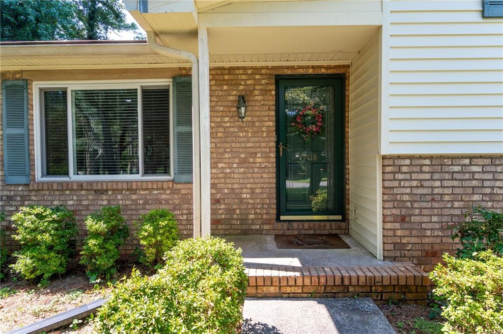 1108 Research Drive NE