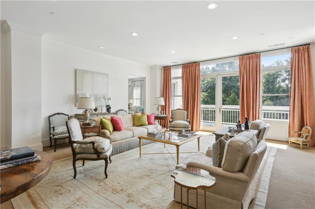 2500 Peachtree Road NW Unit 304N
