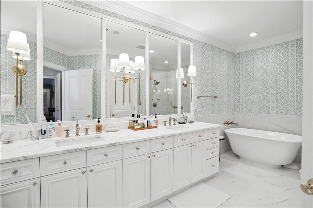 2500 Peachtree Road NW Unit 304N