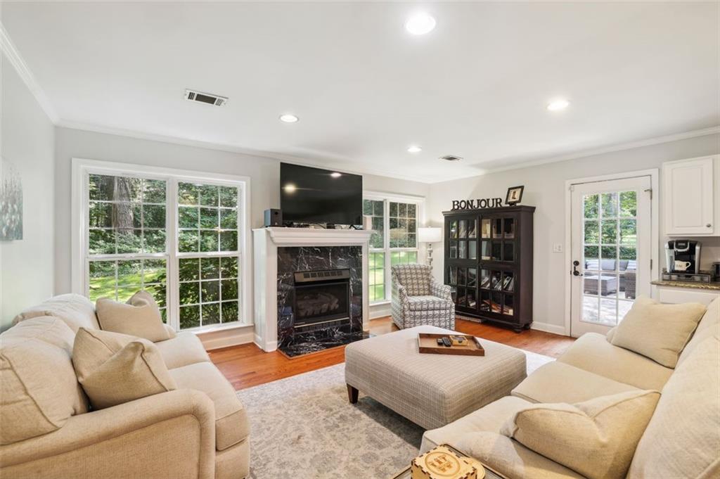 6595 Wright Circle