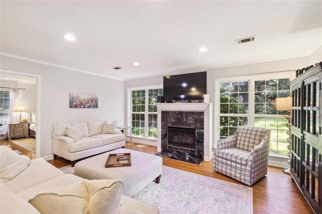 6595 Wright Circle