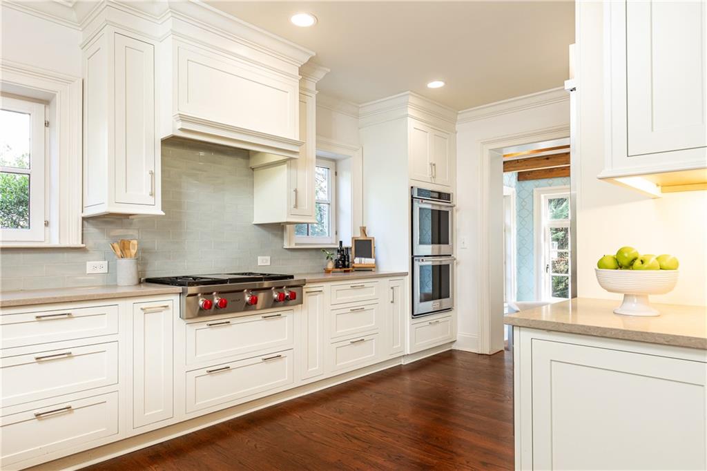 160 Peachtree Way NE