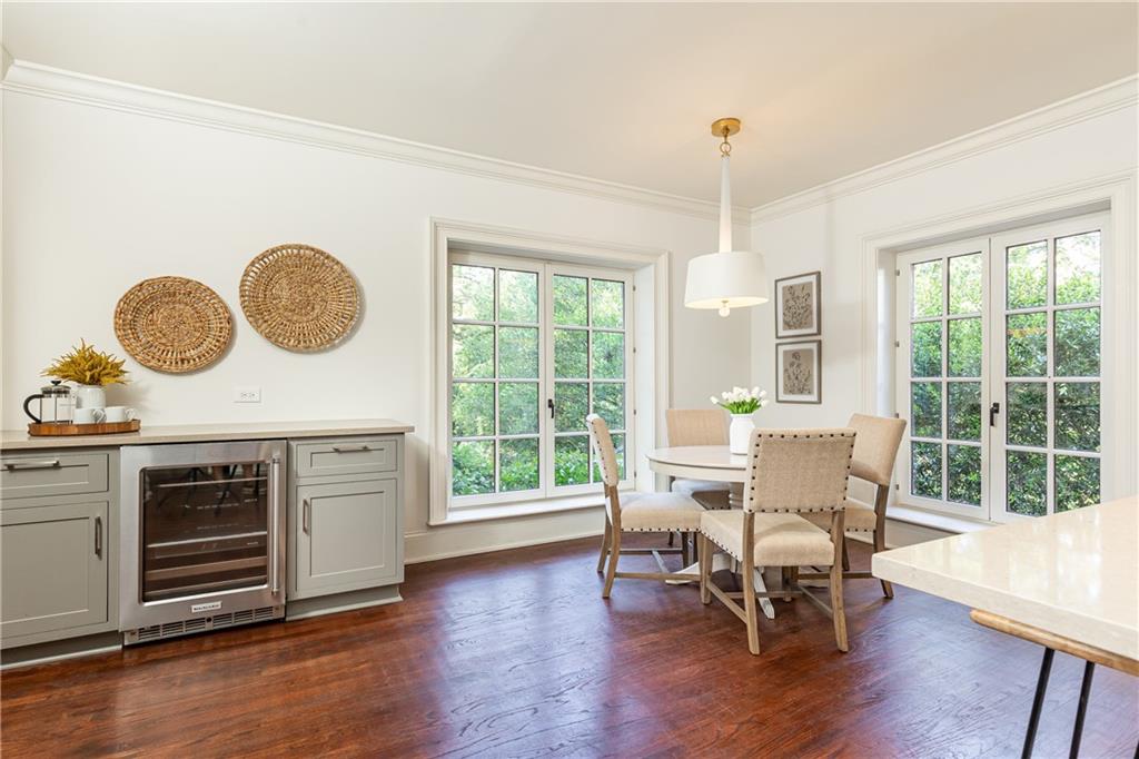 160 Peachtree Way NE