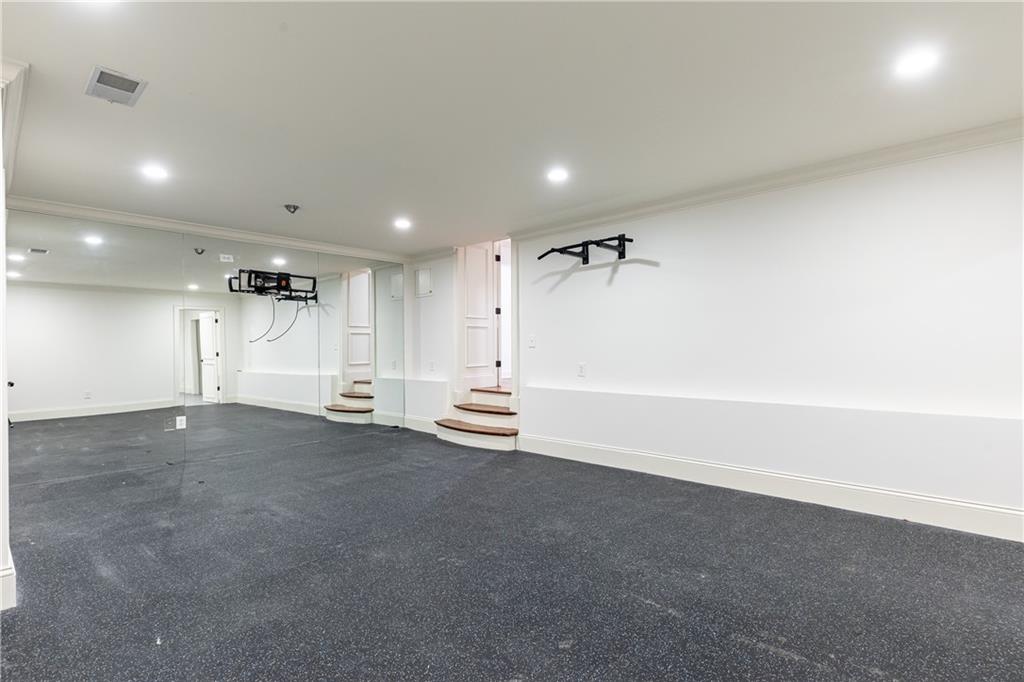 160 Peachtree Way NE