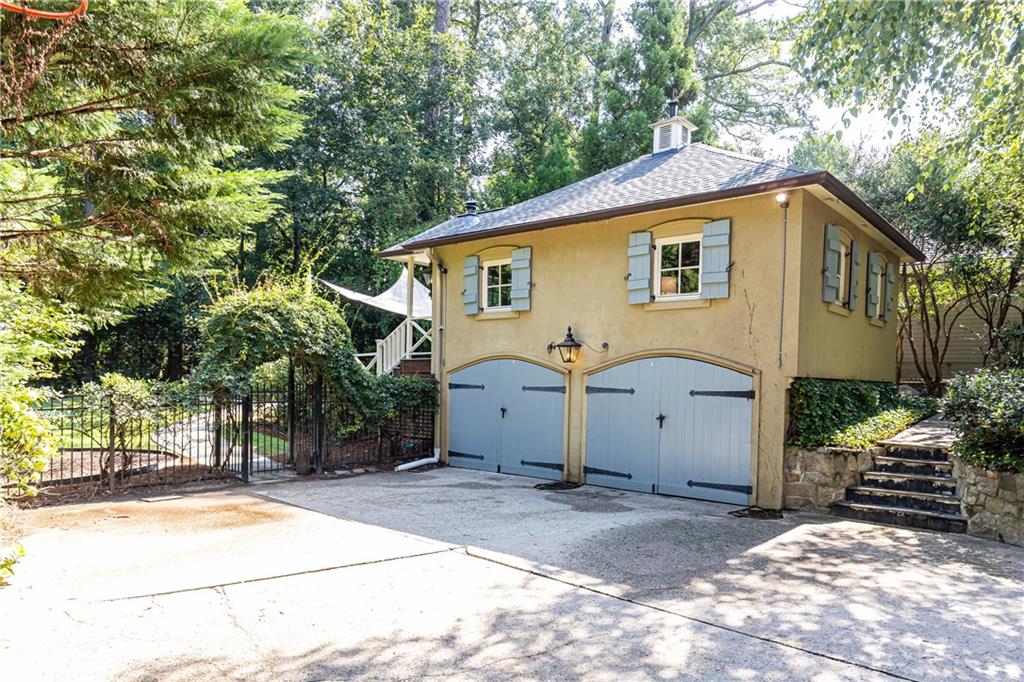 160 Peachtree Way NE