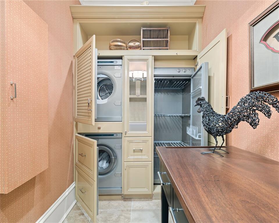 39 W Wesley Road NW Unit 4