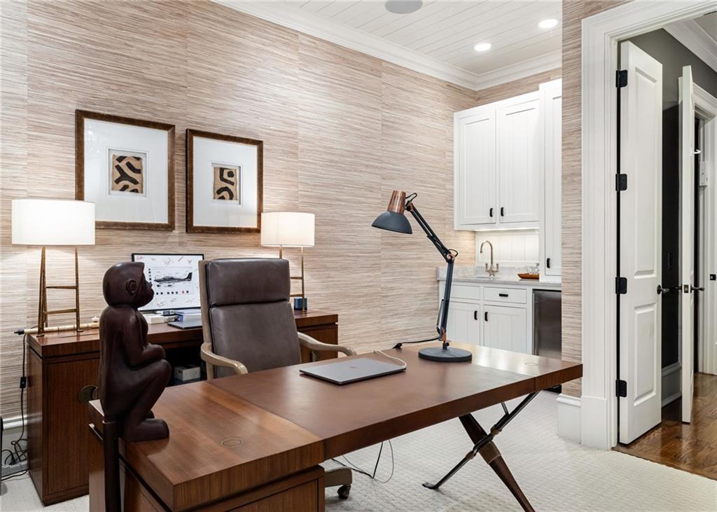 39 W Wesley Road NW Unit 4