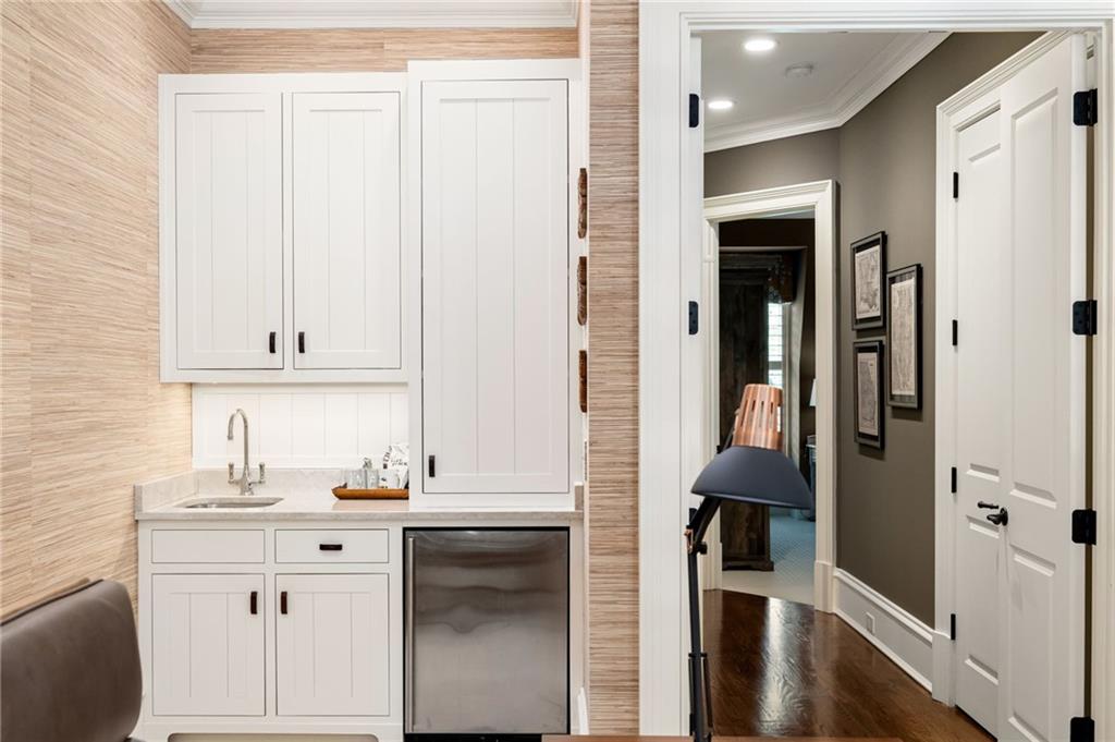 39 W Wesley Road NW Unit 4