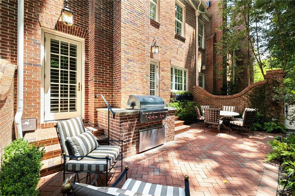 39 W Wesley Road NW Unit 4