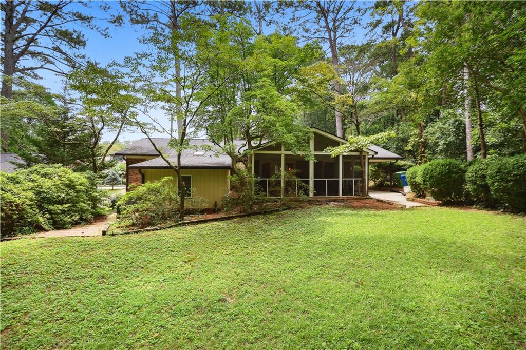 2225 Armand Road NE