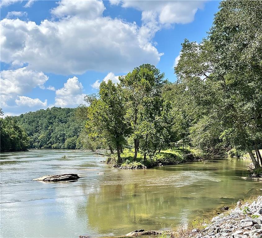 1050 Riverbend Club Drive SE