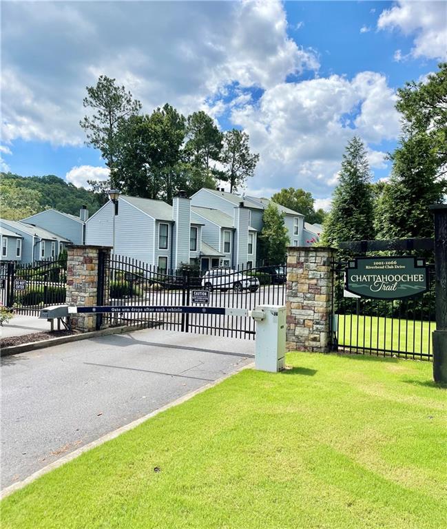 1050 Riverbend Club Drive SE