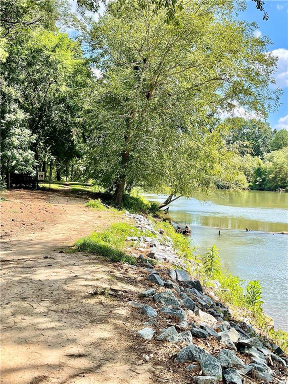 1050 Riverbend Club Drive SE
