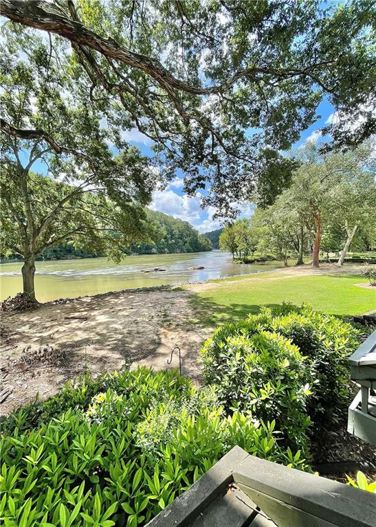 1050 Riverbend Club Drive SE