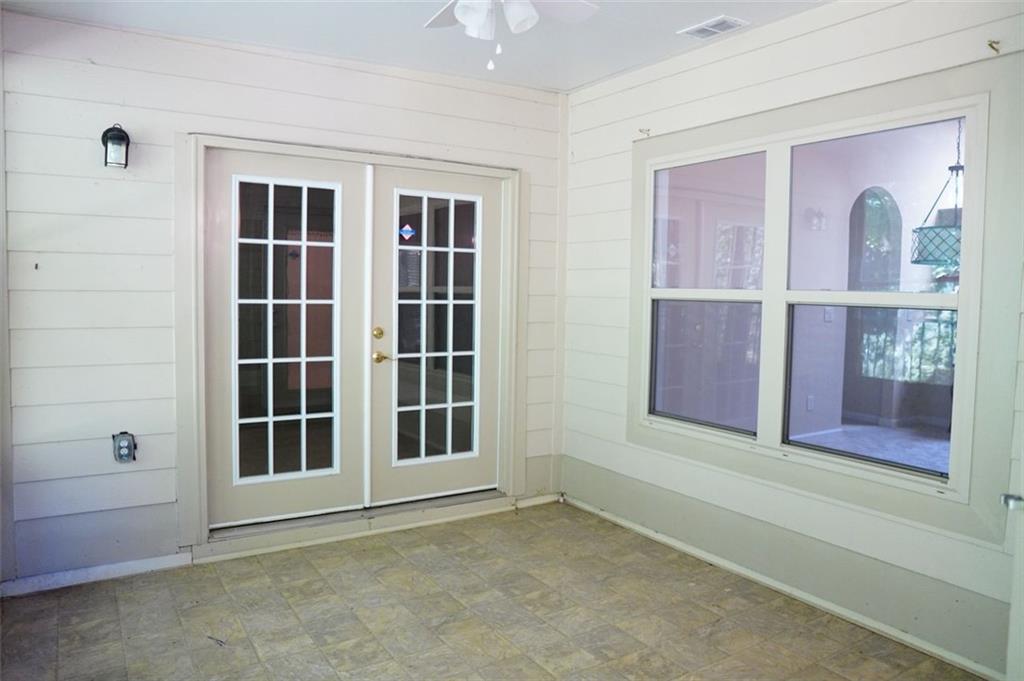228 OAKLEAF Drive