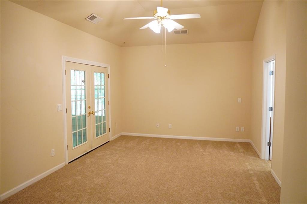 228 OAKLEAF Drive
