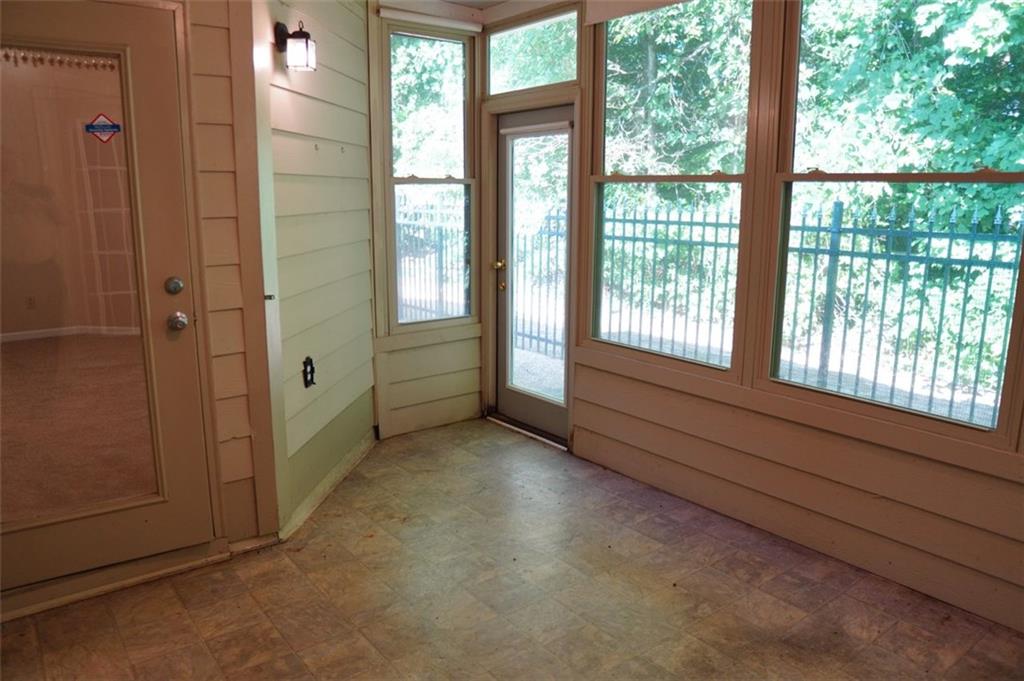 228 OAKLEAF Drive