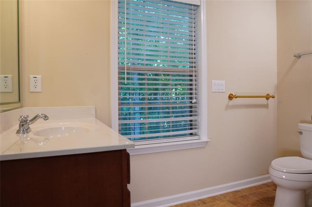 228 OAKLEAF Drive