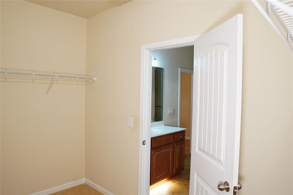 228 OAKLEAF Drive