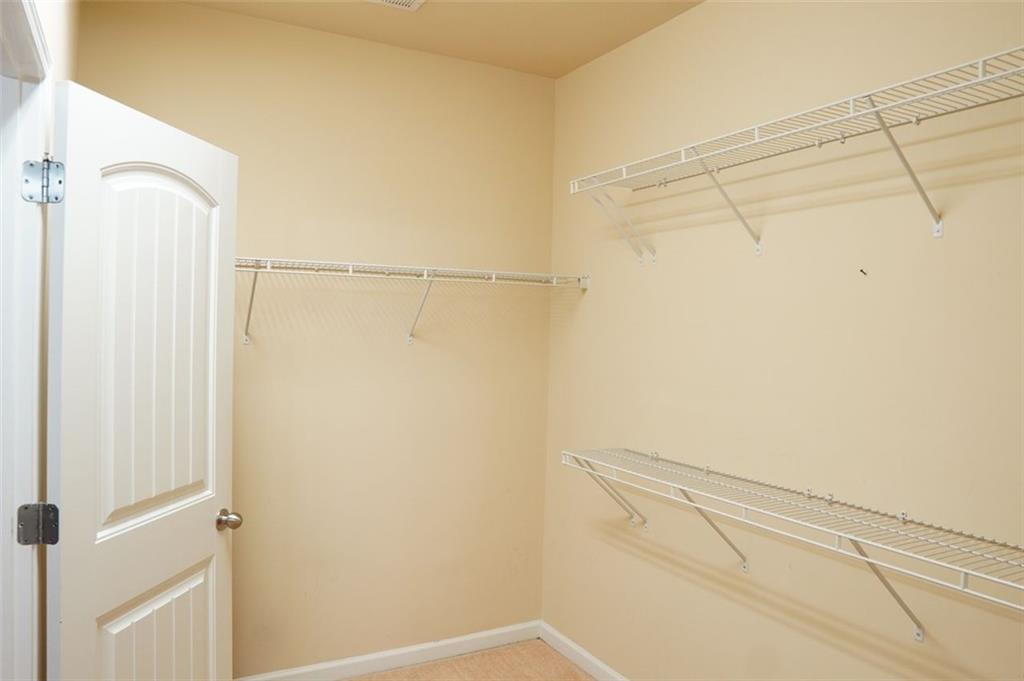 228 OAKLEAF Drive
