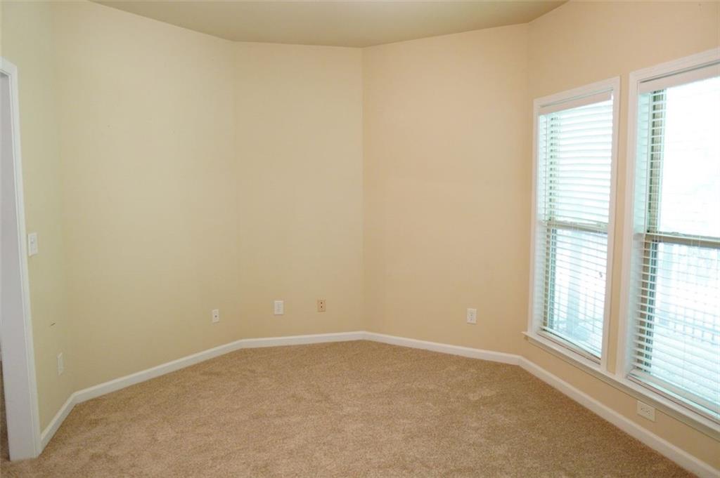 228 OAKLEAF Drive