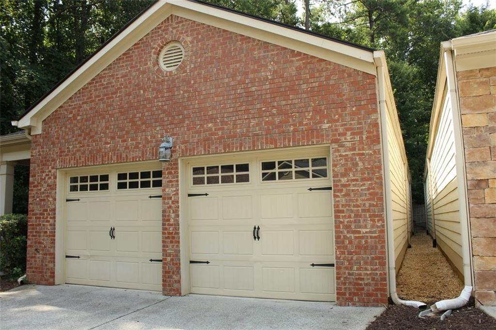 228 OAKLEAF Drive