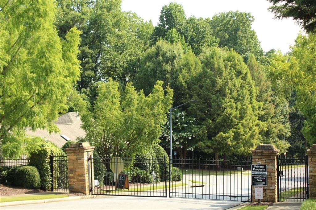 228 OAKLEAF Drive