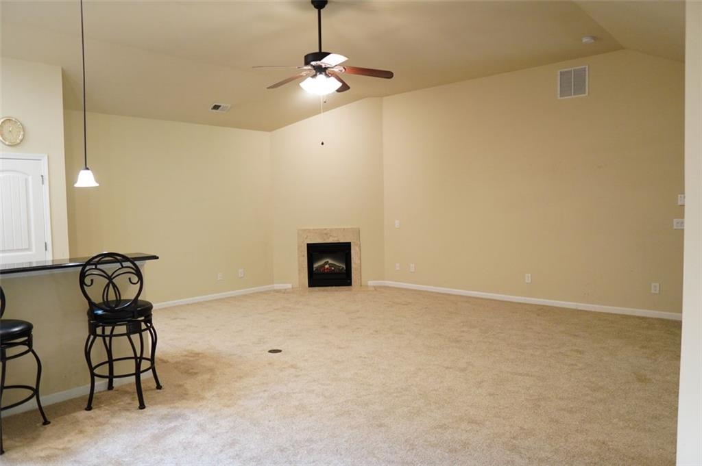 228 OAKLEAF Drive