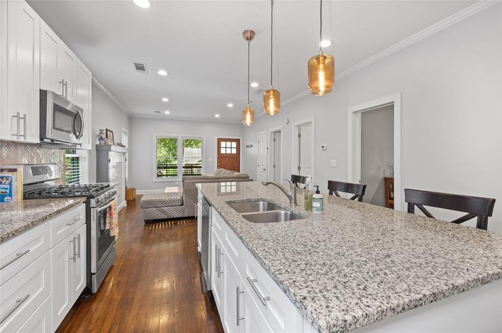 1543 Pineview Terrace