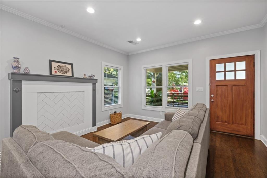 1543 Pineview Terrace