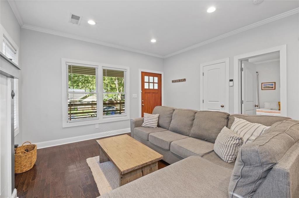 1543 Pineview Terrace