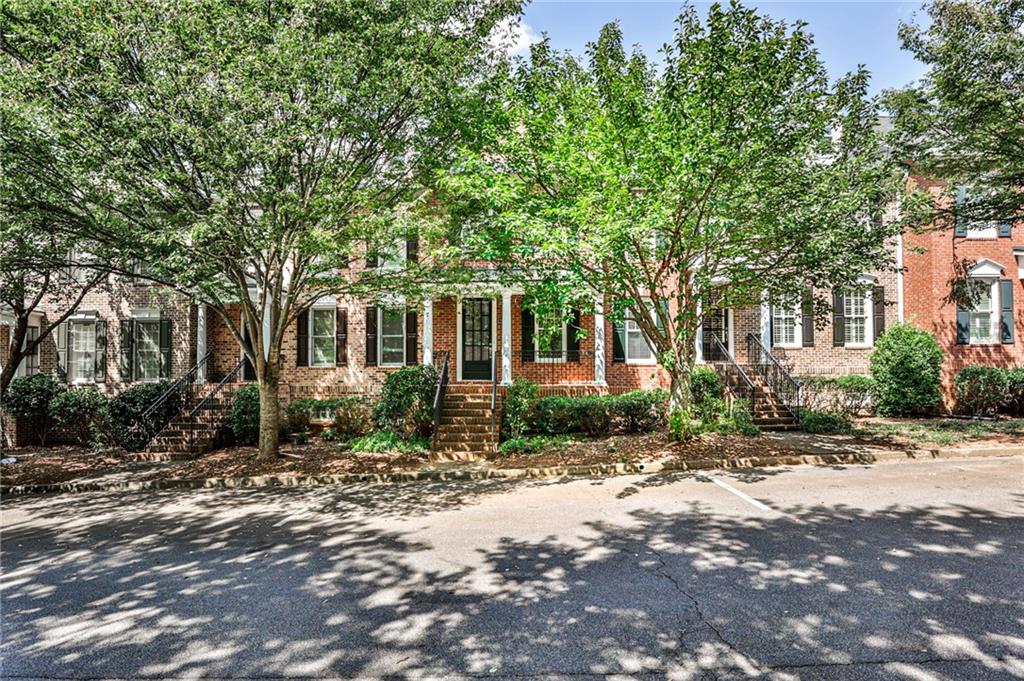 5004 Davenport Place