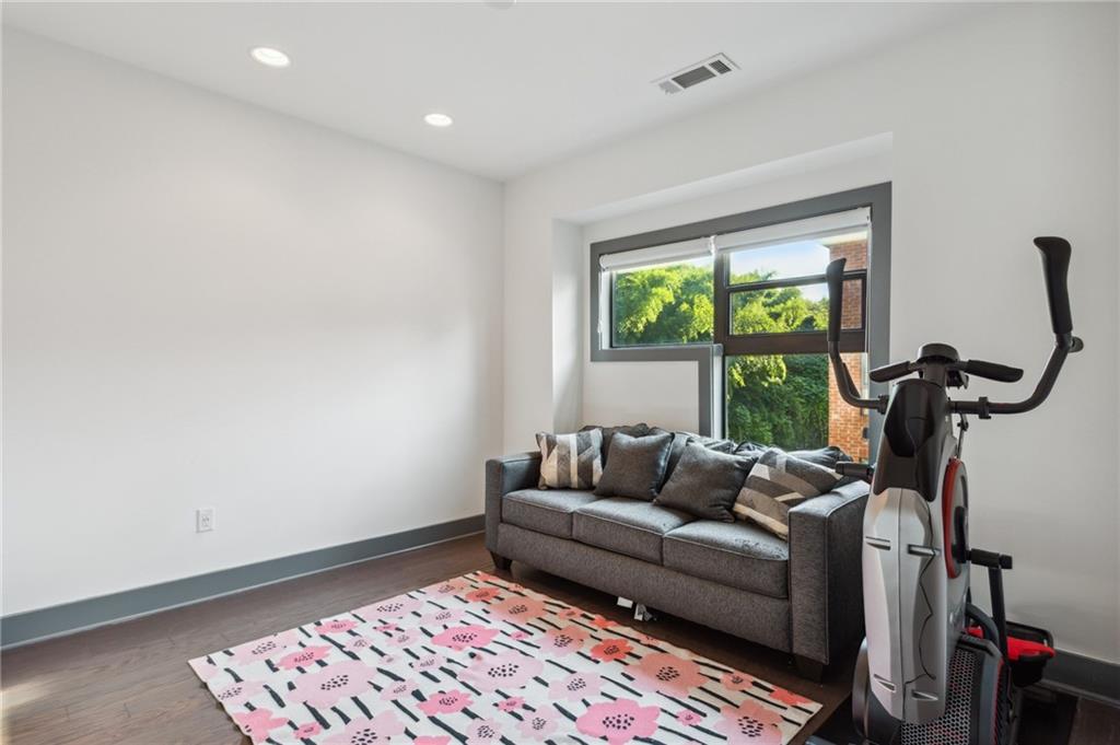 957 Moda Drive