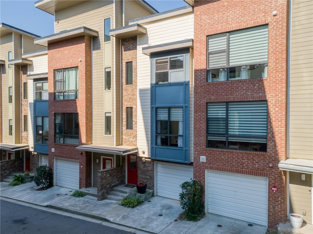957 Moda Drive