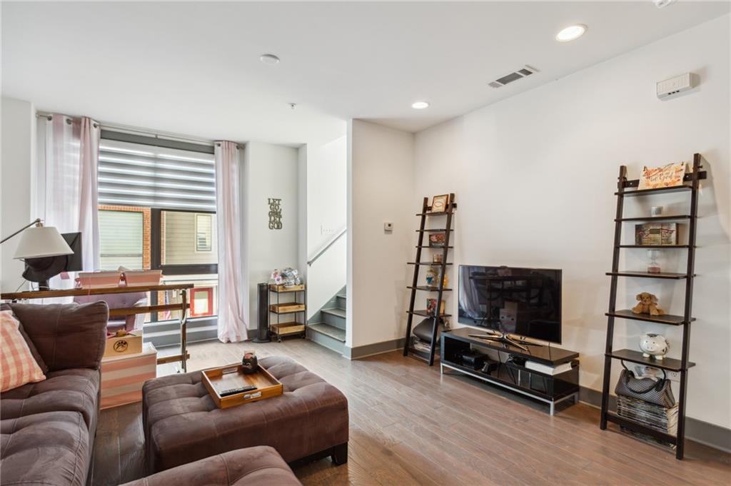 957 Moda Drive