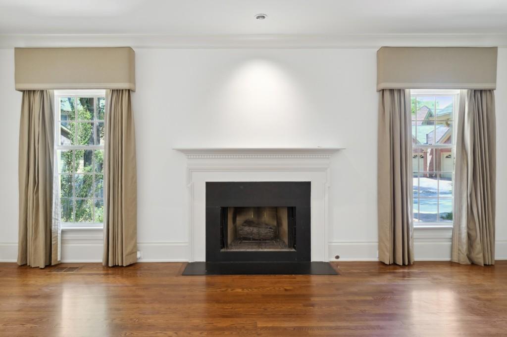 5 Ivy Chase NE