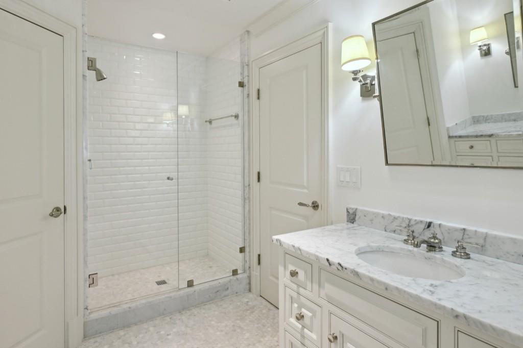 5 Ivy Chase NE