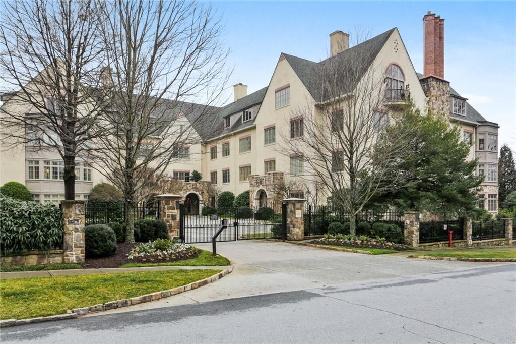 1 Drive NE Unit 205