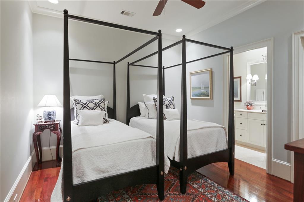 1 Drive NE Unit 205