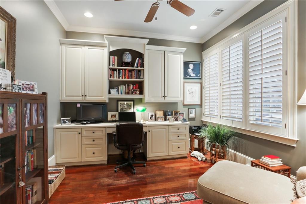 1 Drive NE Unit 205