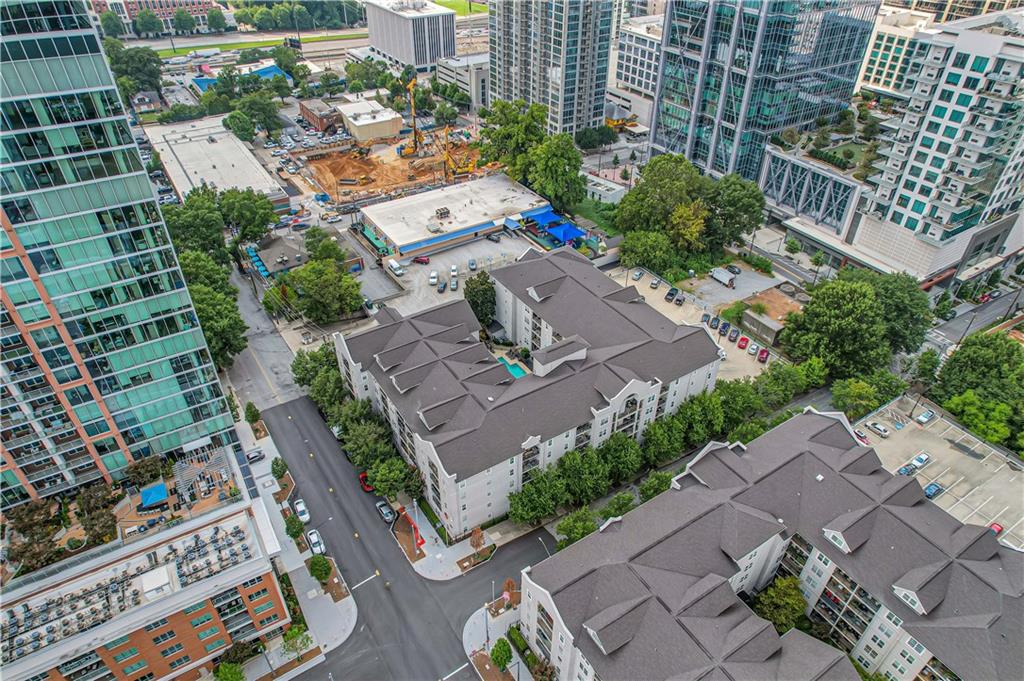 1074 Peachtree Walk NE Unit B422